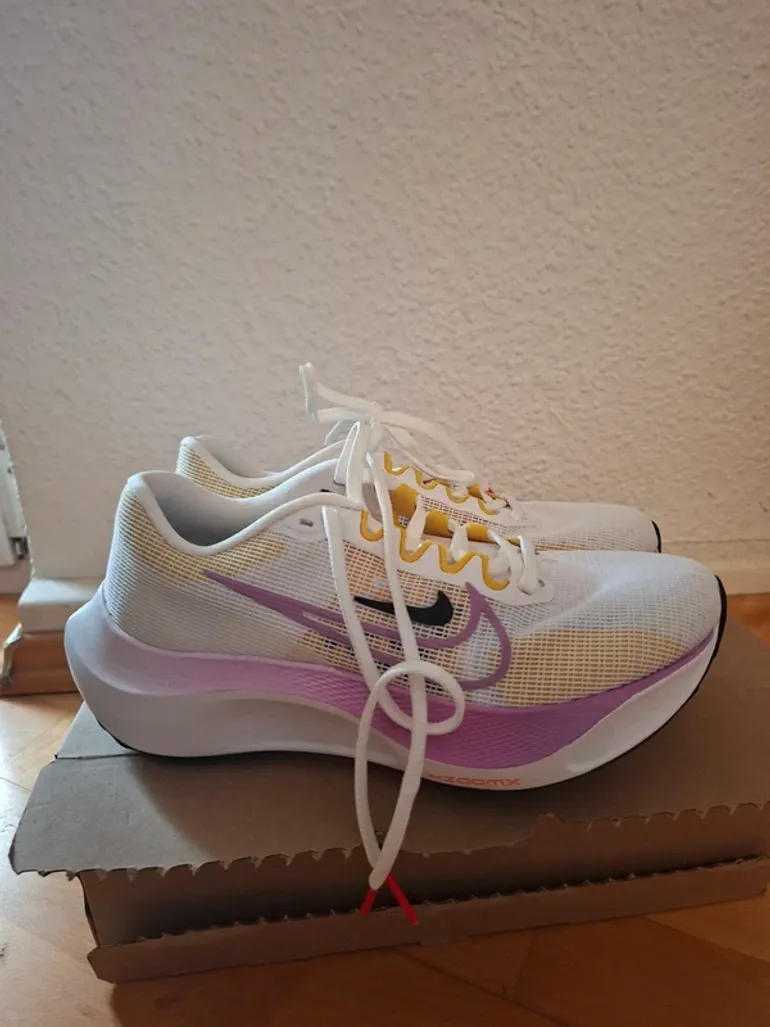 Used Nike Zoom Fly 5 bike — image 3 of 3
