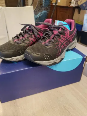 Used Asics Gel-Sonoma 3 Running Shoes