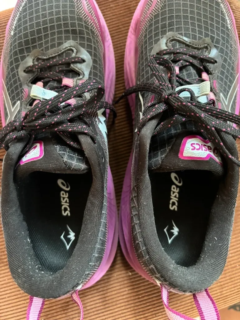 Used Asics Trabuco Max 3 bike — image 4 of 7