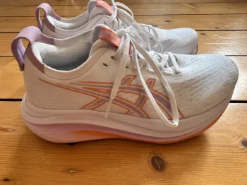 Used Asics Gel Nimbus 27 bike — image 3 of 9
