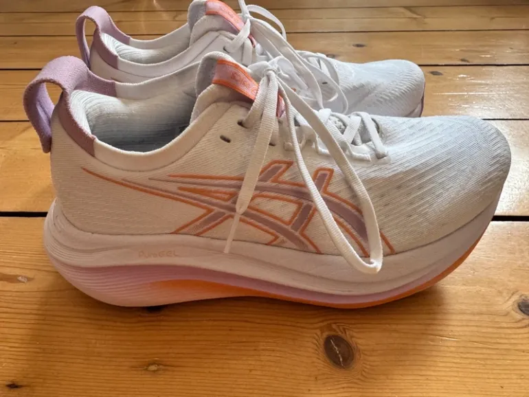 Used Asics Gel Nimbus 27 bike — image 3 of 9