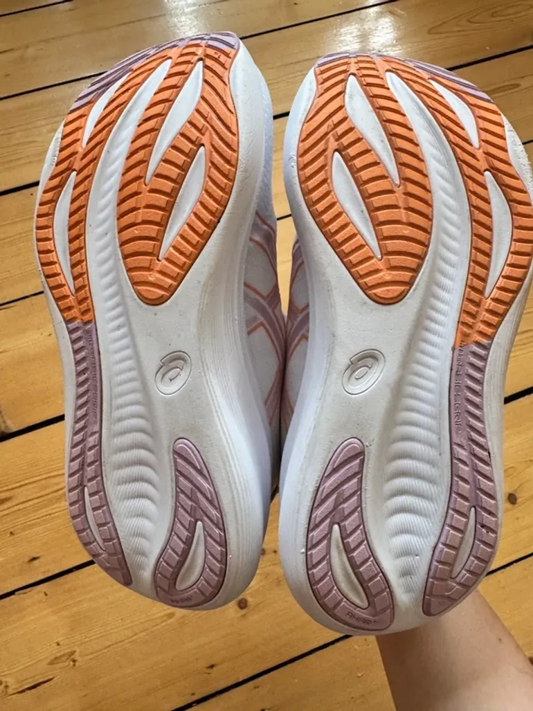 Used Asics Gel Nimbus 27 bike — image 5 of 9