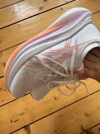 Used Asics Gel Nimbus 27 bike — image 2 of 9