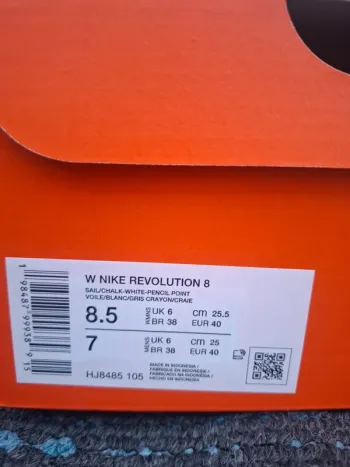 Tweedehands White Revolution 8 bike — afbeelding 10 van 14