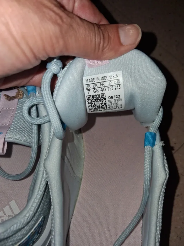 Used Adidas racer trek k bike — image 4 of 6