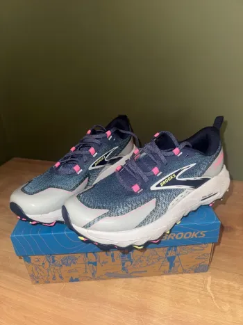 Brooks Cascadia 18 Running Shoes d'occasion