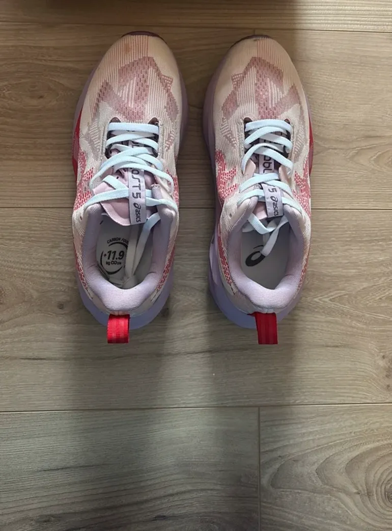 Used Asics Novablast 5 bike — image 8 of 8