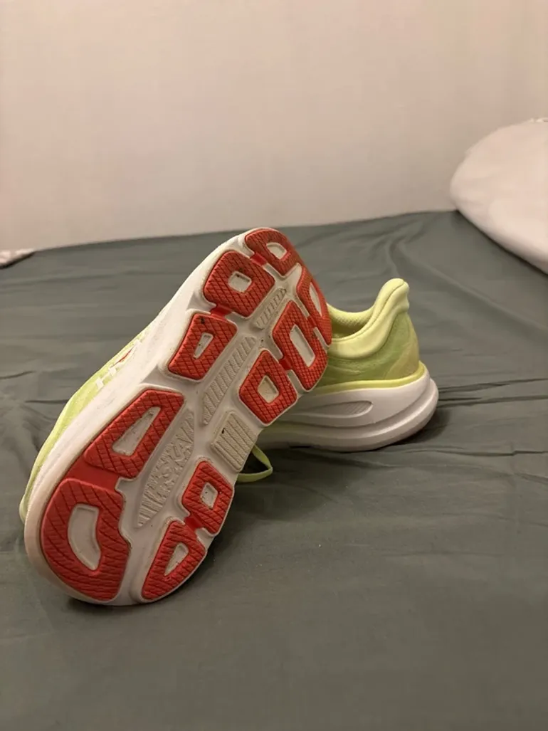 Used Hoka Laufschuhe bike — image 3 of 4