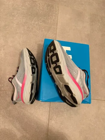 Tweedehands Hoka Bondi bike — afbeelding 7 van 9
