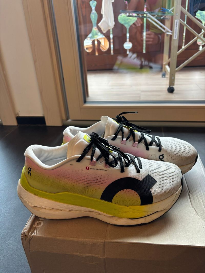 Tweedehands On Running Cloudboom Max Running Shoes