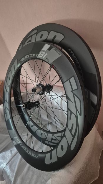 Used Vision Metron 81 Disc CL 2025 Wheels