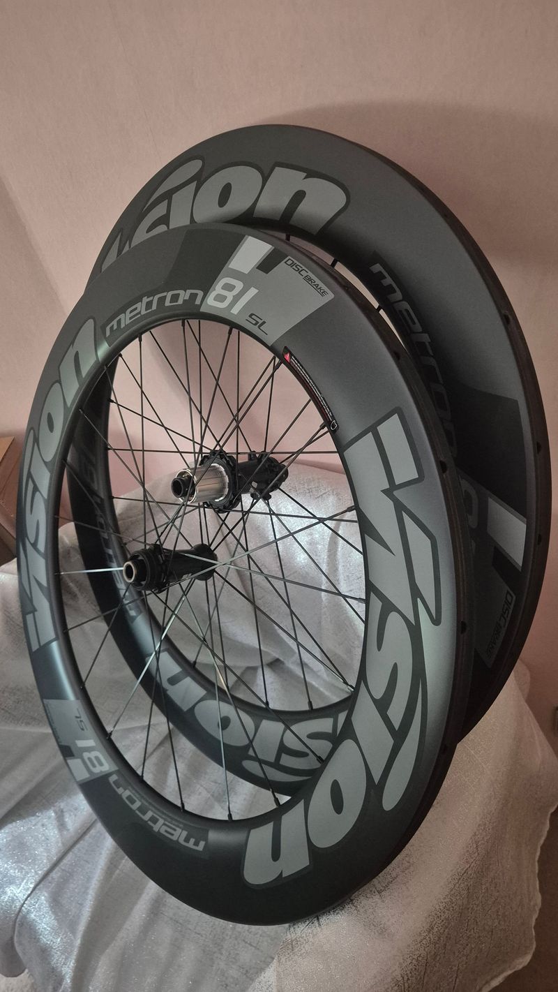 Used Vision Metron 81 Disc CL 2025 Wheels