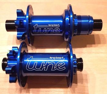 Used Tune King Kong BOOST Disc 148x12 110x15 SRAM XD Shimano 32 holes hub set blau Wheels