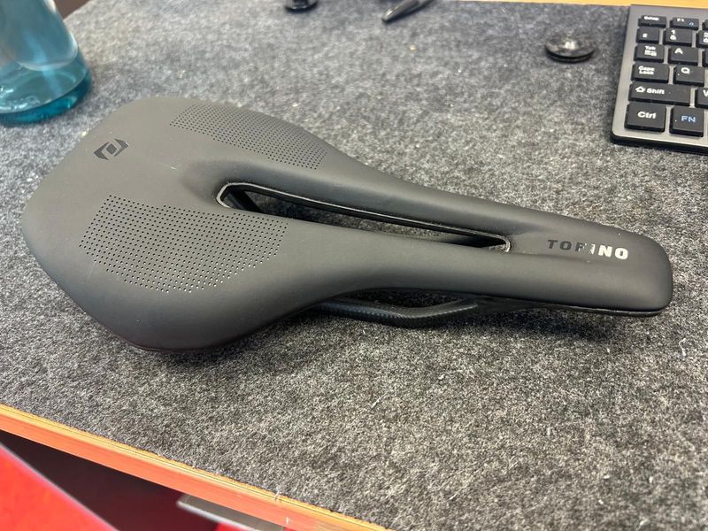 Used Syncros Tofino Carbon Saddle Saddles & Seatposts
