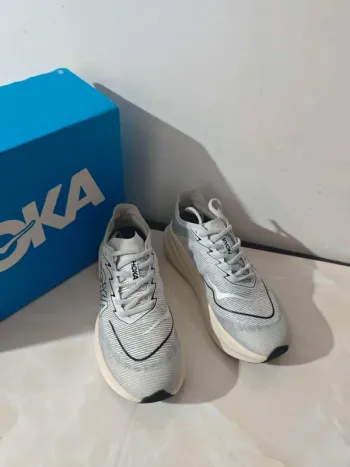 Tweedehands Hoka Mach X2 bike — afbeelding 2 van 6