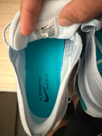 Nike Invincible Run 3 bike usato — immagine 5 di 5