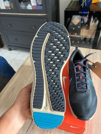 Used Nike Running Shoes bike — image 5 of 6