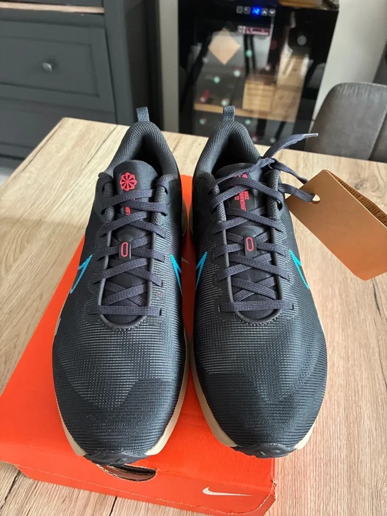 Used Nike Running Shoes bike — image 3 of 6