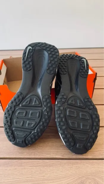 Tweedehands Nike Vomero 18 bike — afbeelding 6 van 9
