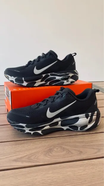 Tweedehands Nike Vomero 18 Running Shoes