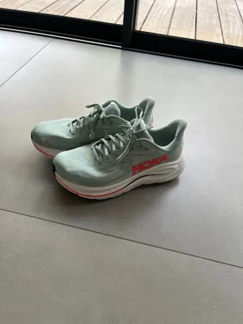 Hoka Clifton 10 Running Shoes d'occasion