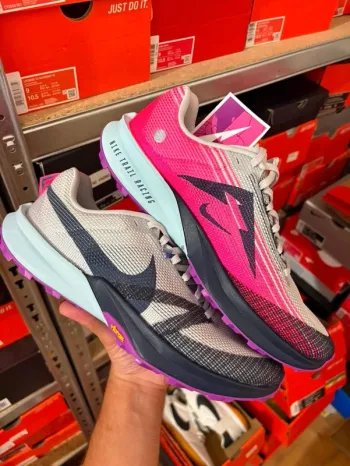 Used Nike Terra Kiger 10 Running Shoes