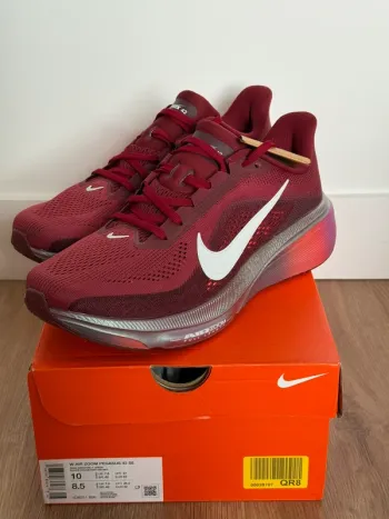 Used Pegasus 42 SE Running Shoes