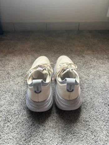 Used Asics Running Shoes Men Size 42 bike — image 3 of 8