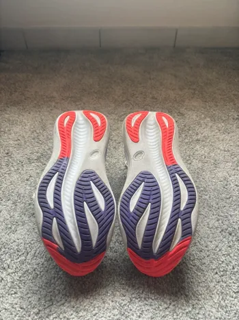 Used Asics Running Shoes Men Size 42 bike — image 5 of 8