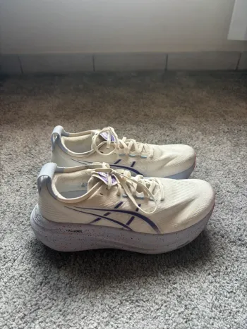 Used Asics Running Shoes Men Size 42 bike — image 2 of 8