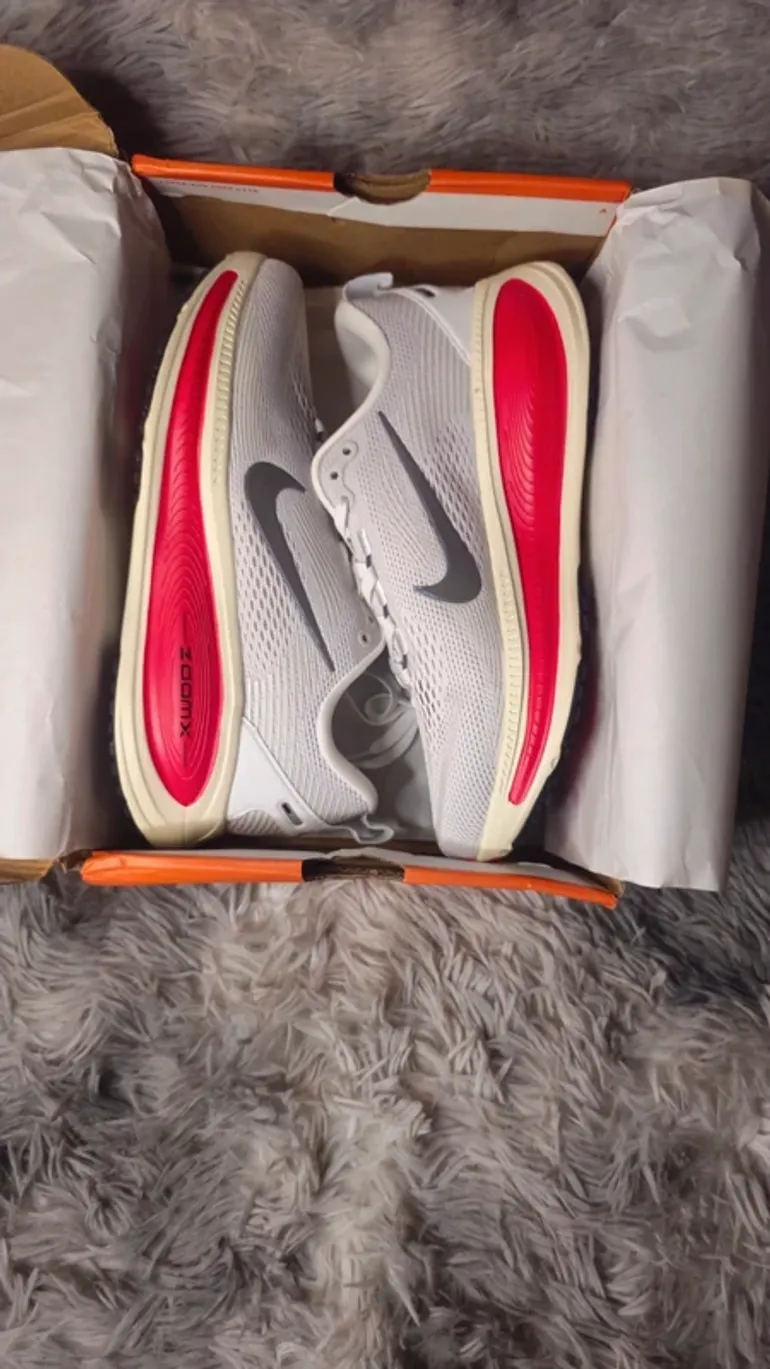 Used Nike Zoom Vomero 18 bike — image 2 of 7