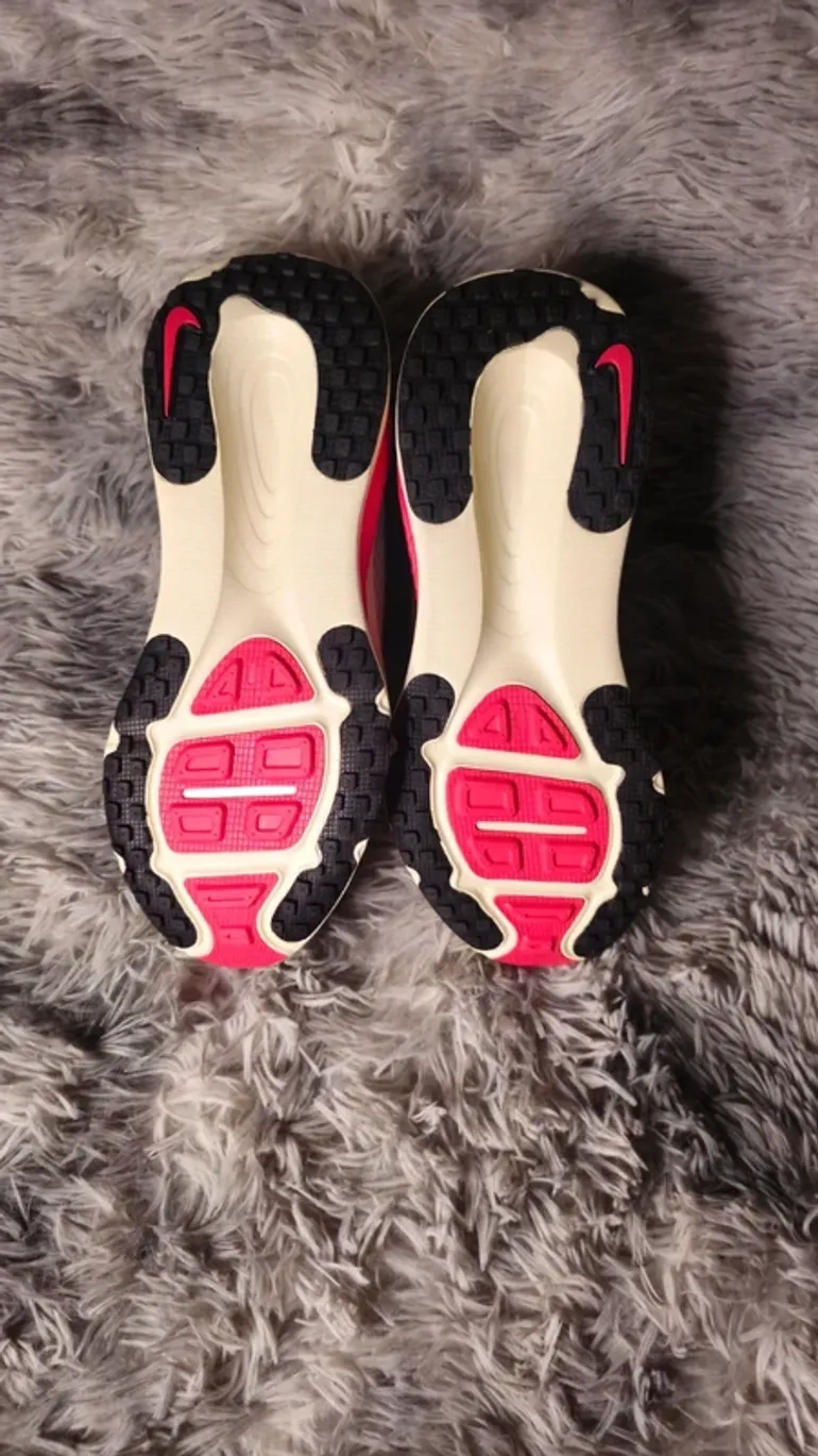 Used Nike Zoom Vomero 18 bike — image 6 of 7