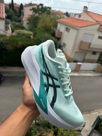 Used Asics Magic Speed 4 Running Shoes