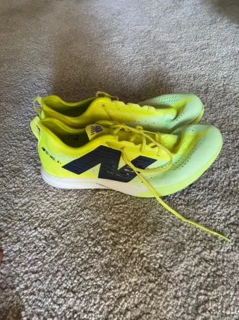 Käytetty New Balance Mittelstrecken Spike Running Shoes