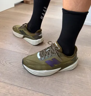 Brugt New Balance FuelCell Rebel V5 Running Shoes