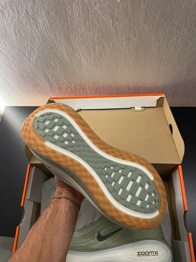 Tweedehands Nike Vomero Plus bike — afbeelding 4 van 5