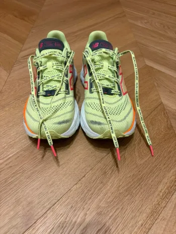 New Balance Fresh Foam X 880 V14 Deejay Ten Edition bike d'occasion — image 2 sur 10