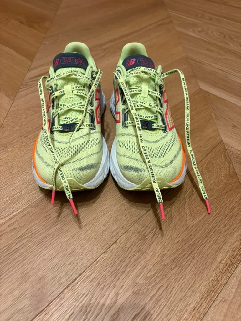 New Balance Fresh Foam X 880 V14 Deejay Ten Edition bike d'occasion — image 2 sur 10