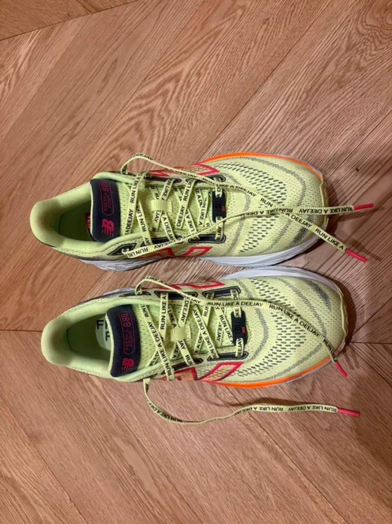 New Balance Fresh Foam X 880 V14 Deejay Ten Edition bike d'occasion — image 9 sur 10