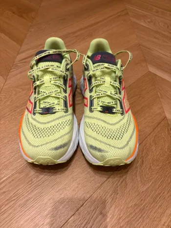 New Balance Fresh Foam X 880 V14 Deejay Ten Edition Running Shoes d'occasion