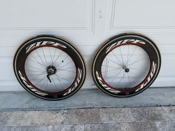 Used Zipp 808 Speed Weaponry bike — image 2 of 4