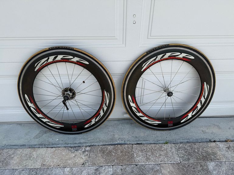 Used Zipp 808 Speed Weaponry bike — image 2 of 4