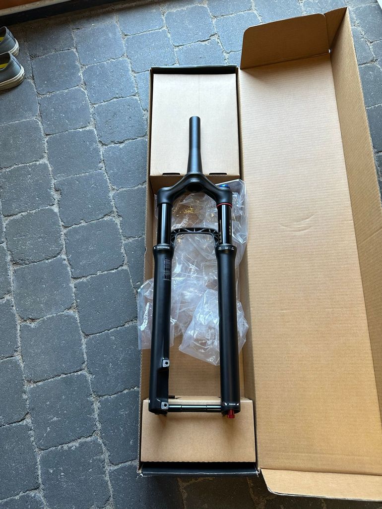 RockShox Reba 2024 bike usato — immagine 2 di 7