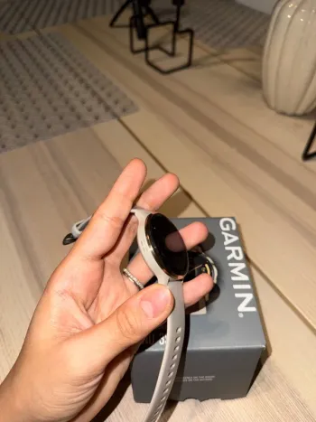 Garmin Venu 3S bike d'occasion — image 3 sur 4