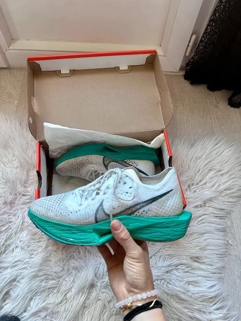 Used Nike Zoom Vaporfly Next% 3 bike — image 7 of 9