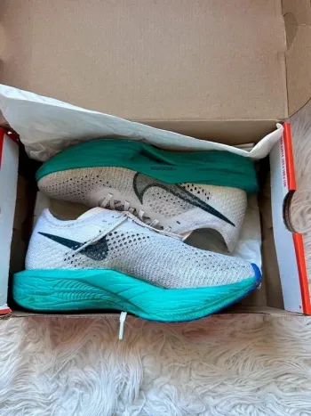 Used Nike Zoom Vaporfly Next% 3 bike — image 2 of 9