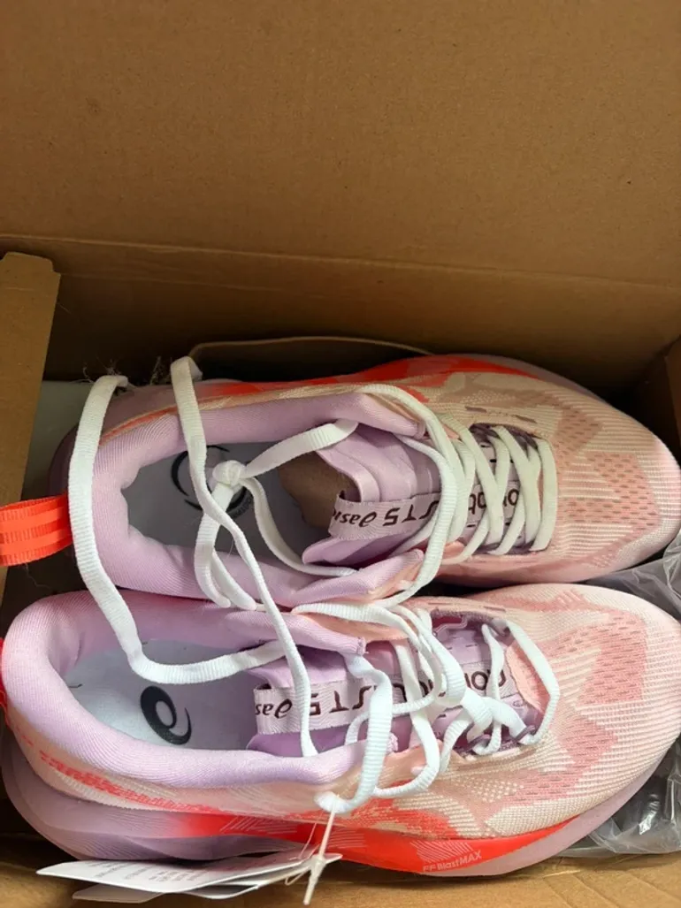 Used Asics Novablast bike — image 6 of 9