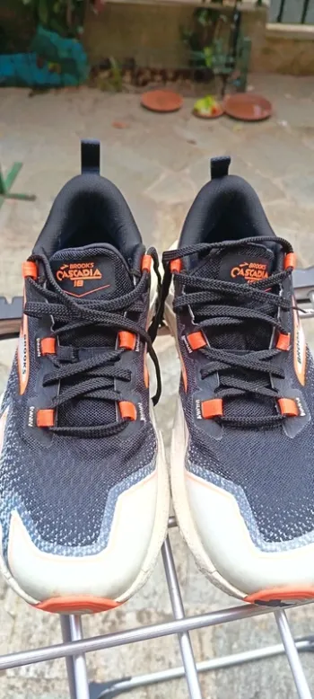 Käytetty Brooks Cascadia 18 Running Shoes