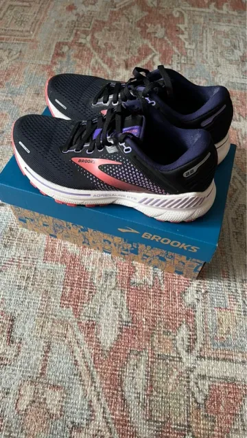 Używany Brooks Adrenaline GTS 22 Running Shoes