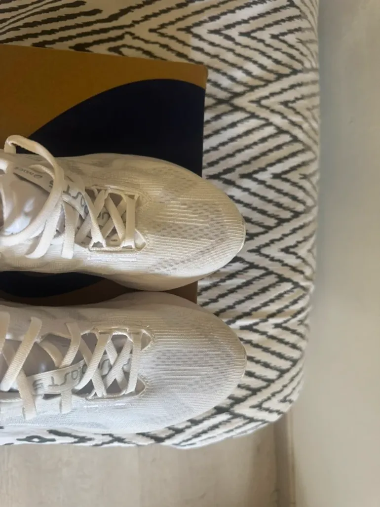 Used Asics Novablast 5 bike — image 7 of 7